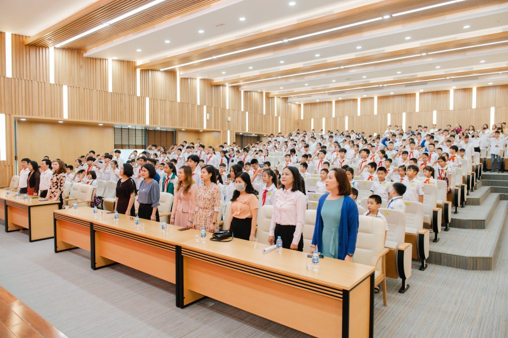 chào cờ-lễ trao giải đấu trường toán học vioedu huyện phúc thọ
